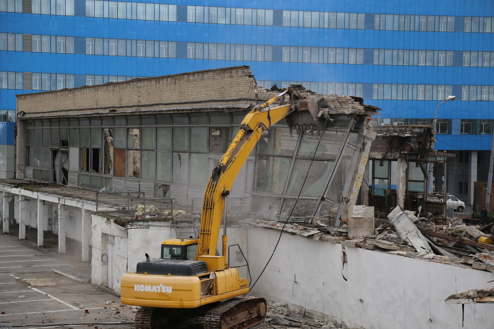 В аэропорту Хабаровск (Новый) приступили к демонтажу старого терминала