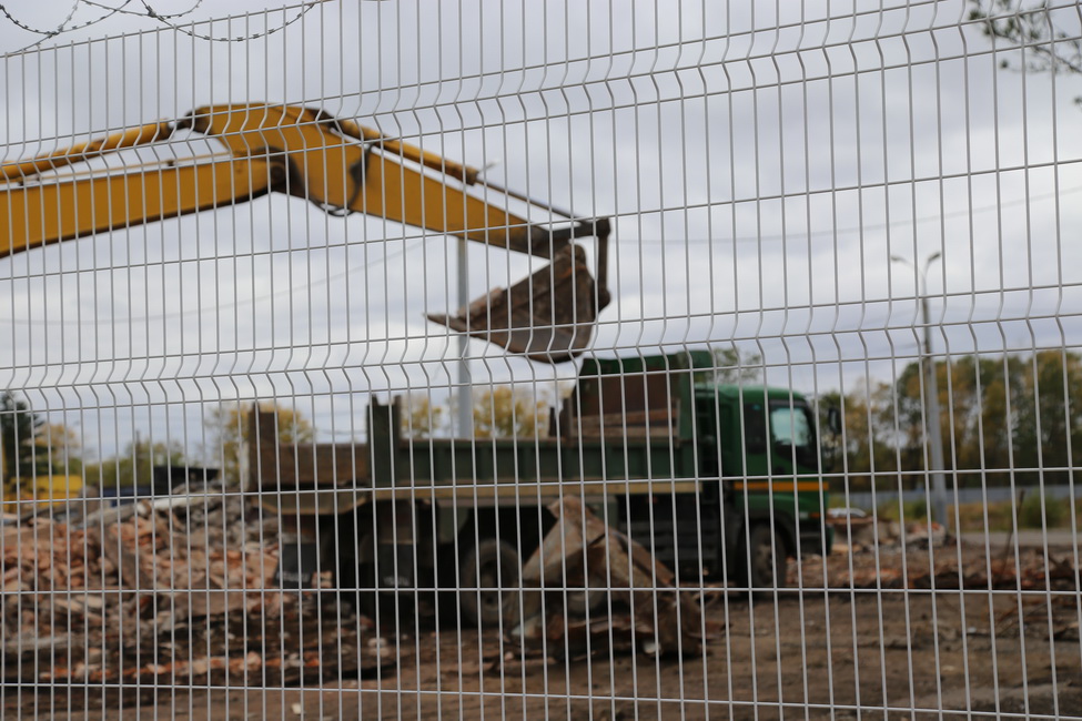 В аэропорту Хабаровск (Новый) приступили к демонтажу старого терминала