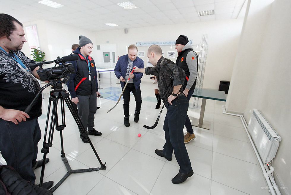 В аэропорту Хабаровск открылась фотовыставка «Хоккей с мячом на Дальнем Востоке»